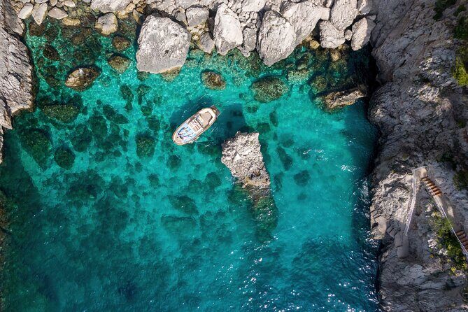 3-hour private boat tour of Capri - Grotta Verde: the green cave moment (included, but still short)