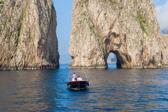 3-hour private boat tour of Capri - Blue Grotto: the classic stop with an extra ticket and queue reality