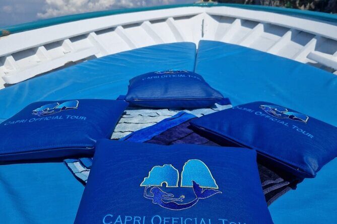 3 Hours Private Boat Tour of Capri with Pasta and Prosecco - White Grotta and Grotta Rossa: the fast cave entrances