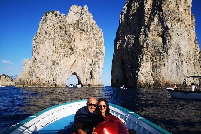 3 Hours Private Boat Tour of Capri with Pasta and Prosecco - Natural Arch swim stop and Faraglioni postcard moments