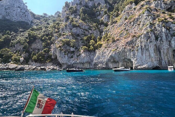 A special 2 days Mini Cruise: Capri Island and the Amalfi Coast - Why a 2-day boat plan beats day tours from Sorrento