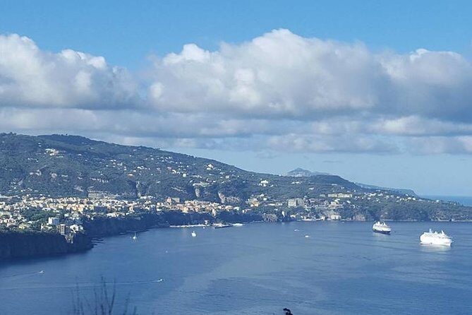Amalfi Coast and Surrounding Area - On-the-road comfort: water, commentary, and the small things that matter