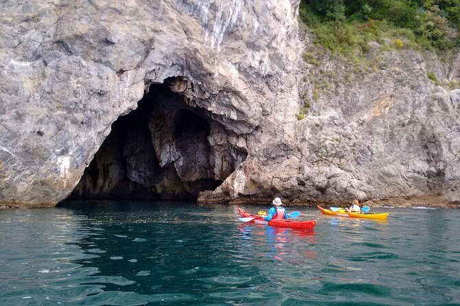 Amalfi Coast Kayak Tour: Explore Caves, Arches & Hidden Beaches - What’s Included (and What You Should Bring)