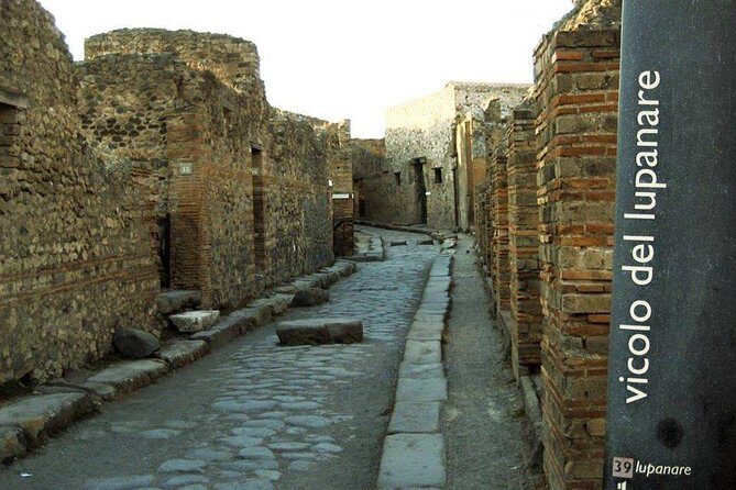 Amalfi Coast: Pompei & Vesuvius small group with Skip the line tickets - Comfort and communication: coach, headsets, and the group rhythm