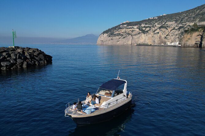 Amalfi Coast Private Boat Tour - Setting the tone with your captain: Giovanni, Alfonso, Gaspar