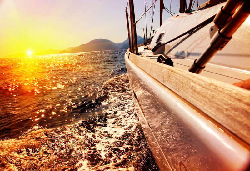 Amalfi: Sunset Boat Tour with Fruit and Drinks - The boat comfort stuff that makes or breaks a cruise