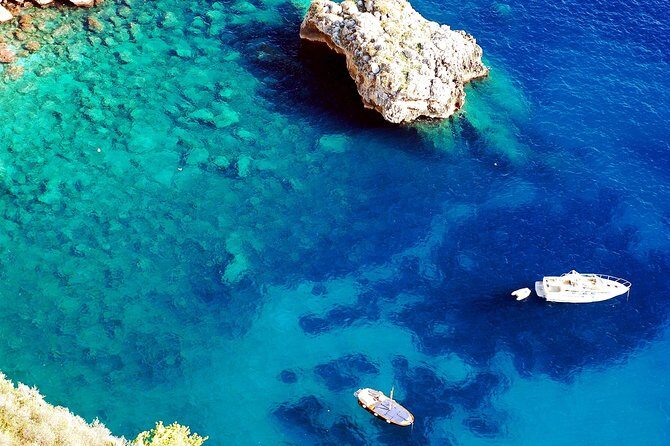 Amalfi to Capri Private Boat Tour - Lunch on Capri’s coastline: boat-to-shore timing that feels local