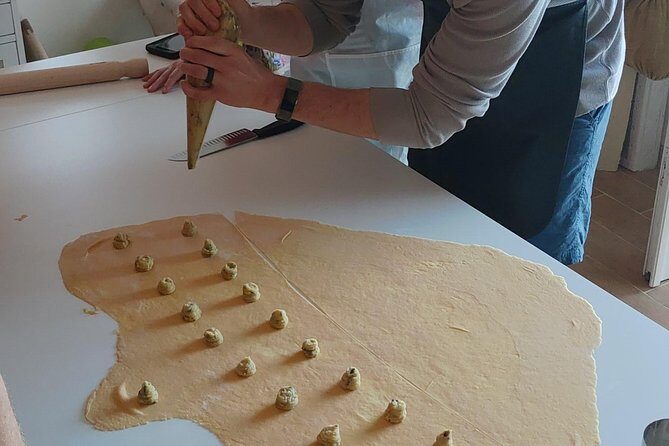 Authentic Cooking with Locals: Meal, Wine & Scenic Views - Wine and aperitif first: why that timing works