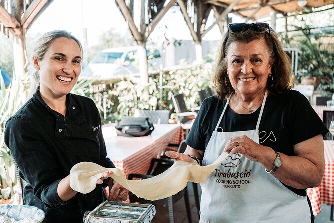 Authentic Pasta Cooking Class in Sorrento with Wine - Entering the Sorrento cooking-school rhythm: what the setting does for you