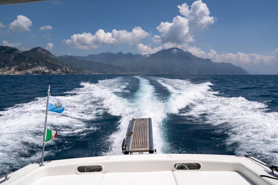 Boat tour Amalfi Coast - Capri - Positano - Sunset - Conca dei Marini and Spiaggia Cavallo Morto: quick coastal moments