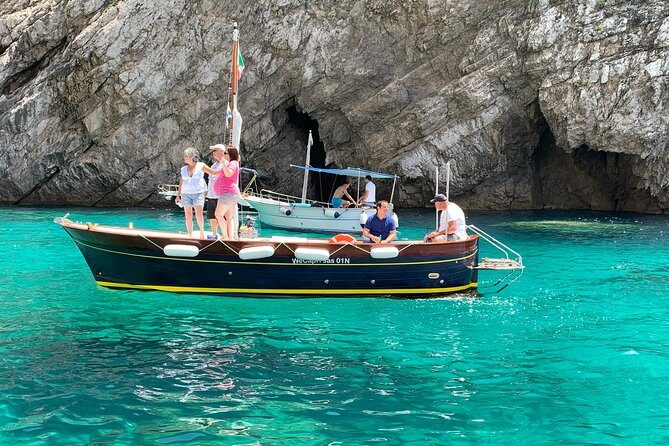 Boat Tour in Capri Italy - Why a private Capri boat tour beats the dockside crush