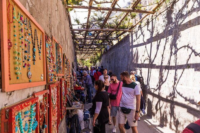 Boat Tour of Amalfi, Positano and Ravello from Sorrento - Timekeeping, guides, and port movement: how to avoid the common headaches