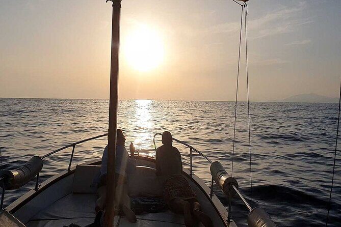 Boat tour of Capri (tour classes 2 hours ) - Snorkeling Equipment and a 10-Minute Swim in a Quiet Bay