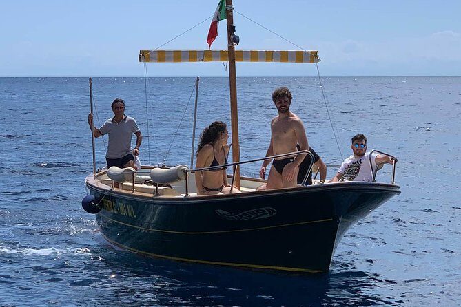 Boat tour of Capri (tour classes 2 hours ) - Bottled Water Included, Alcohol and Snacks Not