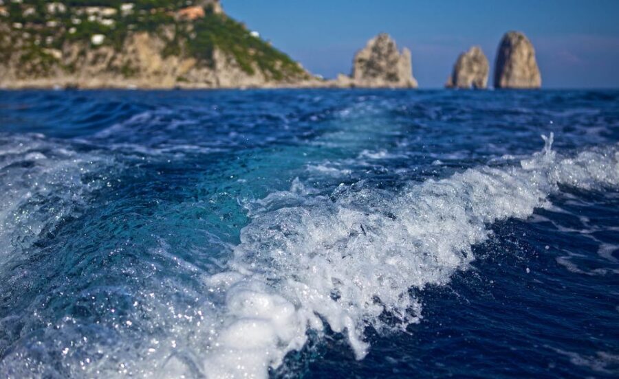 Capri: 2-Hour Boat Tour with Happy Hour - White Grotto and Green Grotto: Sea Caves Without the Waiting