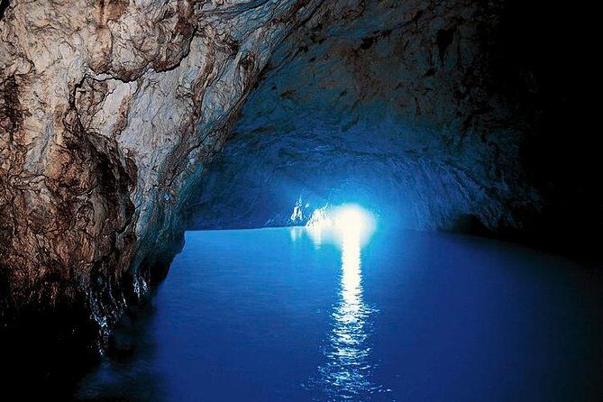Capri and the Blue Grotto Day Trip from Sorrento - Getting back to Sorrento on time (and staying calm if the dock shifts)