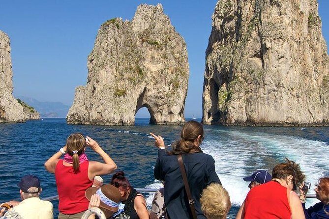 Capri: Boat Tour, Priority Tickets & Blue Grotto (Optional) - Stops and Timing: What Happens on the Water