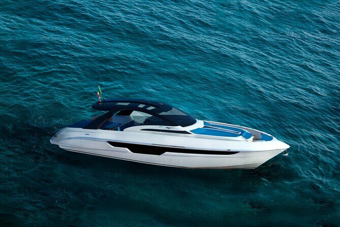 Capri: discover the beauties of the island aboard a Luxury Boat - What’s Included vs. What’s Extra (So You Don’t Get Surprised)