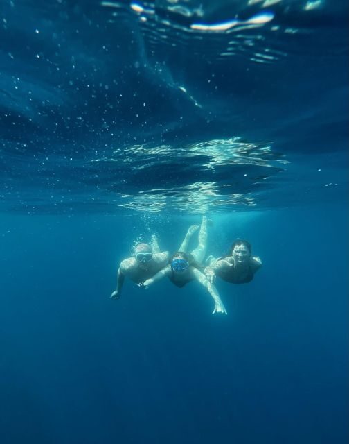 Capri: exclusive boat tour - The captain matters: Luigi and Stefano set the tone