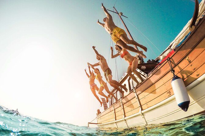 Capri Island Boat Tour from Amalfi with Snorkeling | Small Group - Key things that make this Capri boat day work