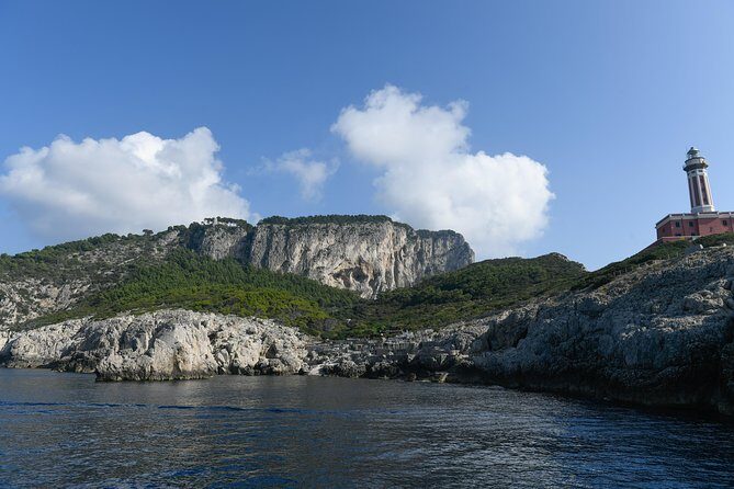 Capri One Day: Visit the Island by Sea and Land with Blue Grotto - How the tour handles groups and meeting points