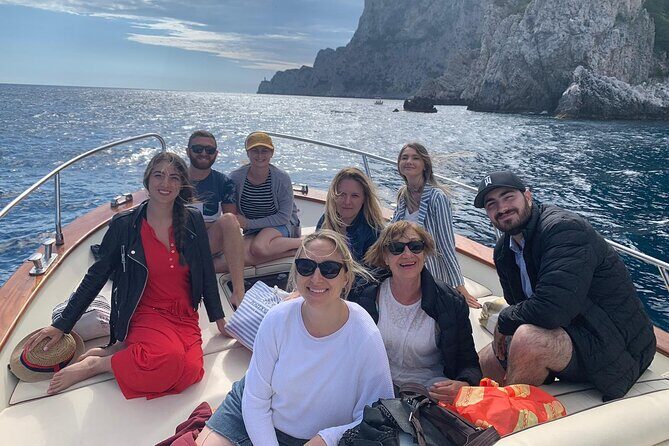 Capri-Positano Private Boat Tour from Sorrento,Positano or Capri - Itinerary map in plain language: how the 8 hours are used