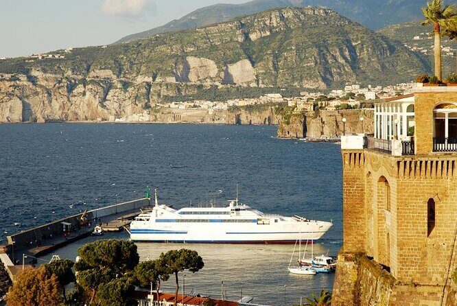 Capri Private Boat Day Tour from Sorrento, Positano or Naples - Key things that make this Capri private boat day work