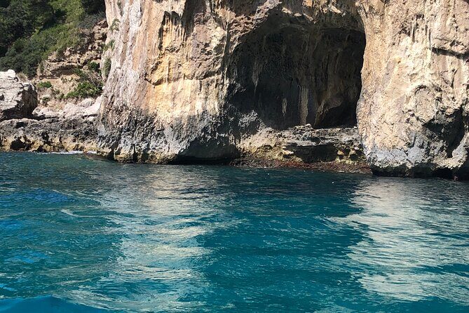 Capri Private Boat Tour from Capri (3 Hours) with Blue Grotto - Capri in Three Hours: What This Minicruise Does Well