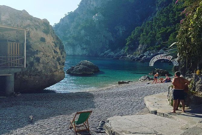 Capri private boat tour from Sorrento - Disembarking in Capri: The €100 Per Booking Fee