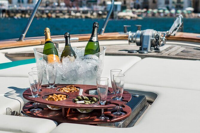 Capri Private Boat Tour from Sorrento, Positano or Naples - Gozzo F.lli Aprea 36 - Can you land on Capri?