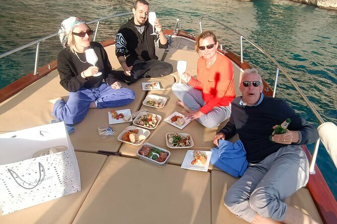 Capri Samba Boat Tour, Sail in Style by Boat. - Natural Arch and White Grotta: quick cave sightings that feel satisfying