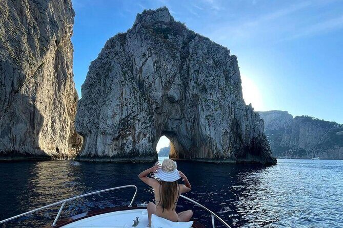 Capri Secret Corners Semi-Private Boat Tour with Local Captain - Stop 5: Cala del Tombosiello and the calm-water break