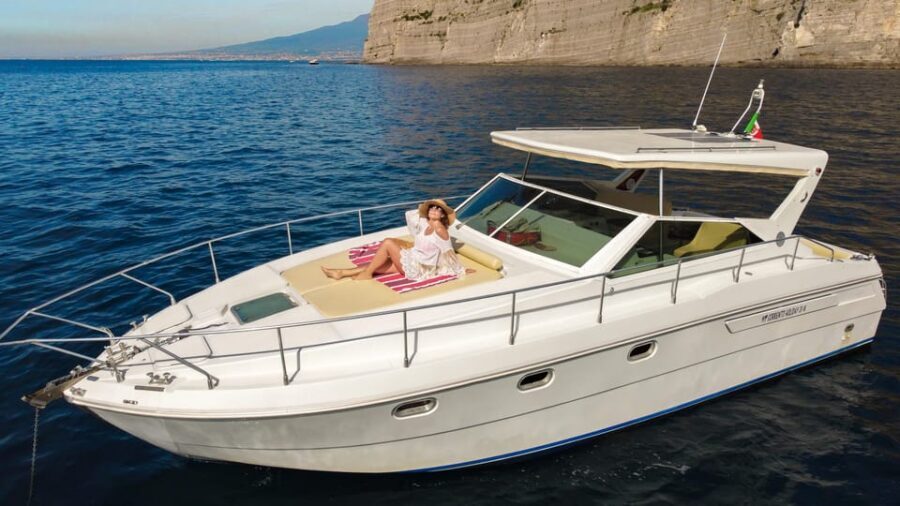Capri: shared boat tour from Sorrento - 7 hours - On-board comforts: WC, soft drinks, and the snack moment