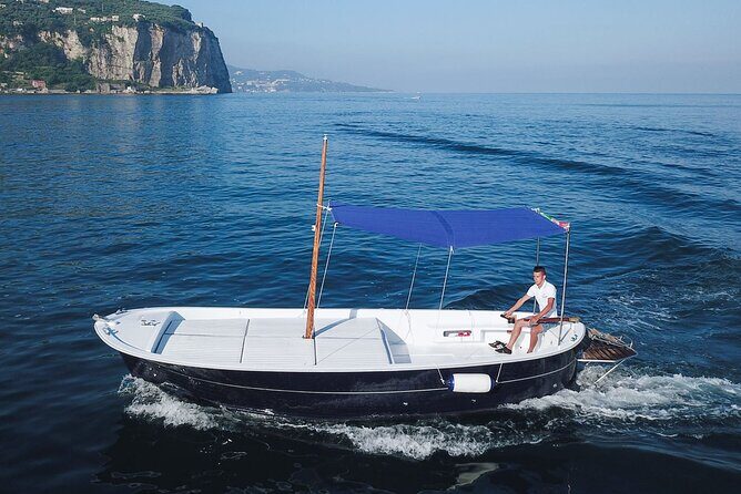 complete tour of the island of Capri by private boat - Stop 2: White Grotta’s stalactites and the quick sightseeing stop