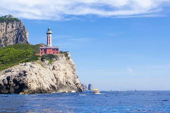 complete tour of the island of Capri by private boat - What makes the captains matter: personal pacing, local know-how, and music