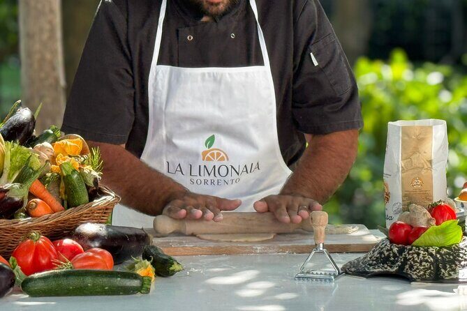 Cook and Eat in a Citrus Grove in Sorrento - A Citrus Grove Kitchen in Central Sorrento