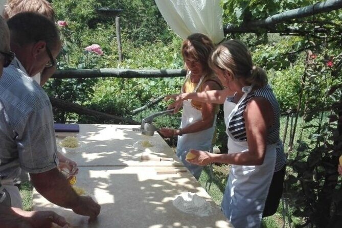Cooking class: "Traditional dishes of the Mediterranean Diet" - Your Second Course and the Tutti a Tavola Moment
