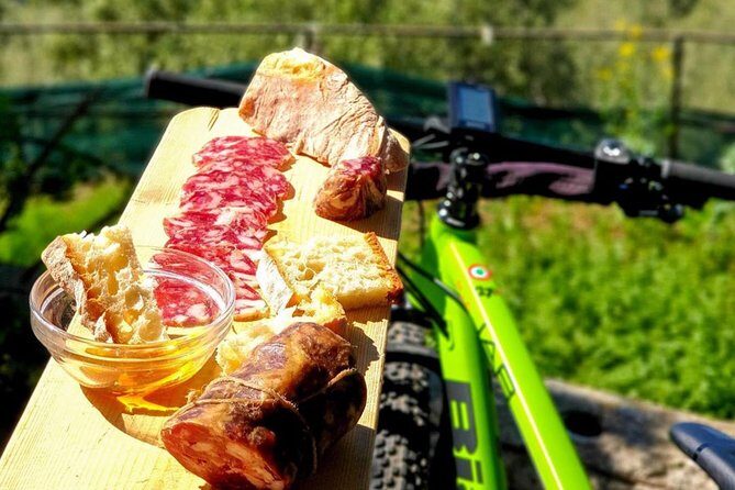E-Bike Food and Wine Tour in the Sorrento Peninsula - Stop 2 in Schiazzano at Il Turuziello: mozzarella, caciottine, and tastings that actually matter