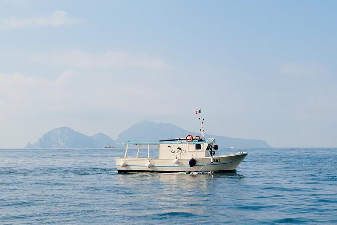 Fishing and Tourism in Capri - A fishing-and-sightseeing day that actually feels like a day