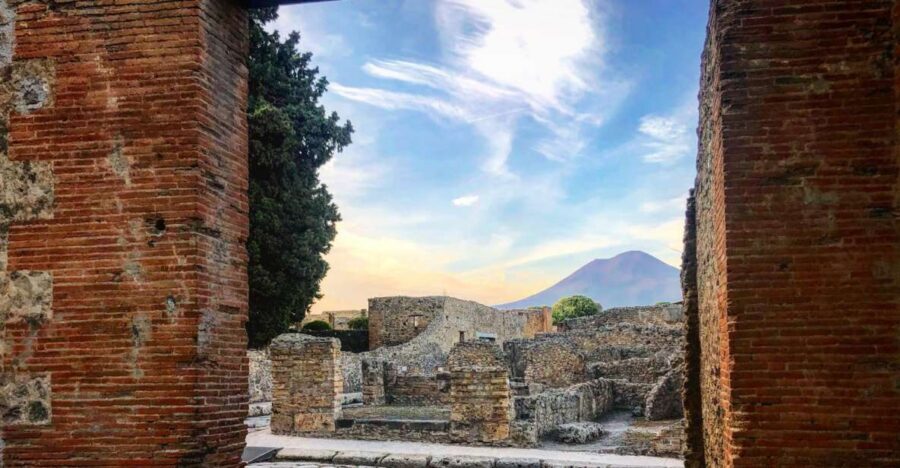 From Positano: Pompeii Guided Tour with Skip the Line - The guided 2-hour route through western Pompeii