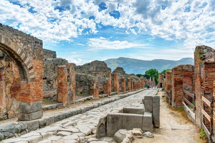 From Rome: Pompeii, Positano and Amalfi Full-Day Tour - Positano: lunch, views, and the right amount of free time