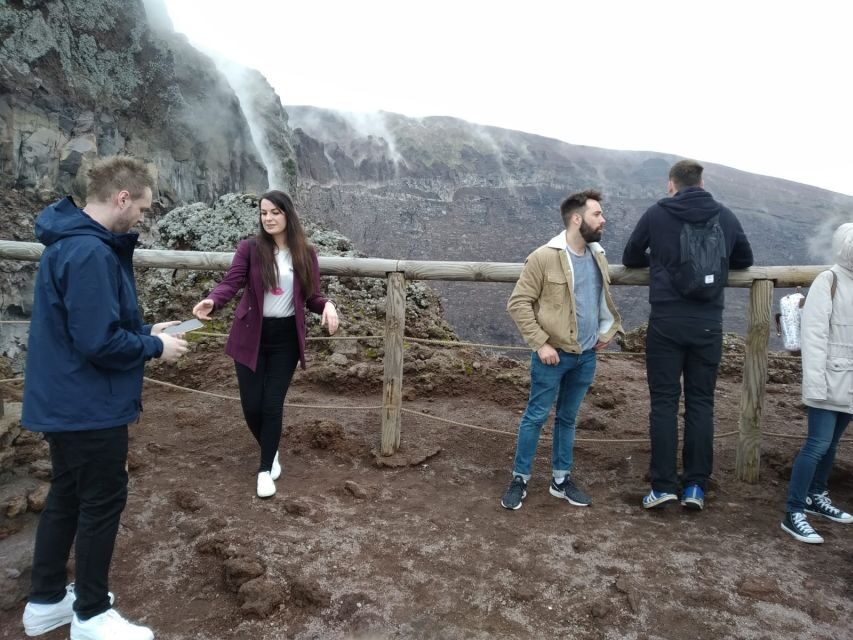 From Sorrento: Day Tour to Pompeii Ruins and Mount Vesuvius - Pizza lunch near Pompeii, plus a real break