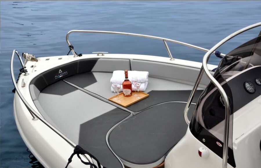 From Sorrento: Full Day Capri Private Boat Trip with Drinks - Snorkeling, swims, and what to pack for a 7-hour day