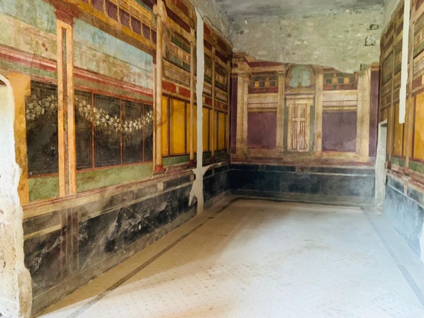 From Sorrento: Herculaneum and Pompeii Group Excursion - The lunch break: pizza, pasta, cake, and wine included