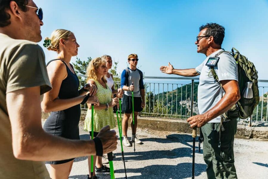 From Sorrento: Path of the Gods Guided Hike with Transfers - The shepherd hut stop: the most memorable break in the hills