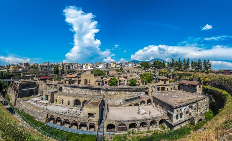 From Sorrento: Pompeii by Train with Vesuvius & Guided Tour - Pompeii ruins with an official guide: what you get in 2 hours