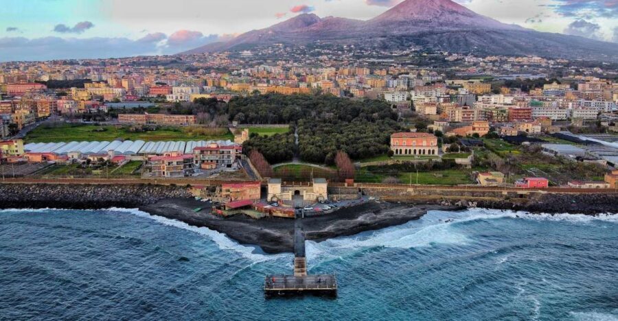 From Sorrento: Pompeii & Mt. Vesuvius Tour with Lunch & Wine - The Pompeii guide experience: earphones and language reality checks