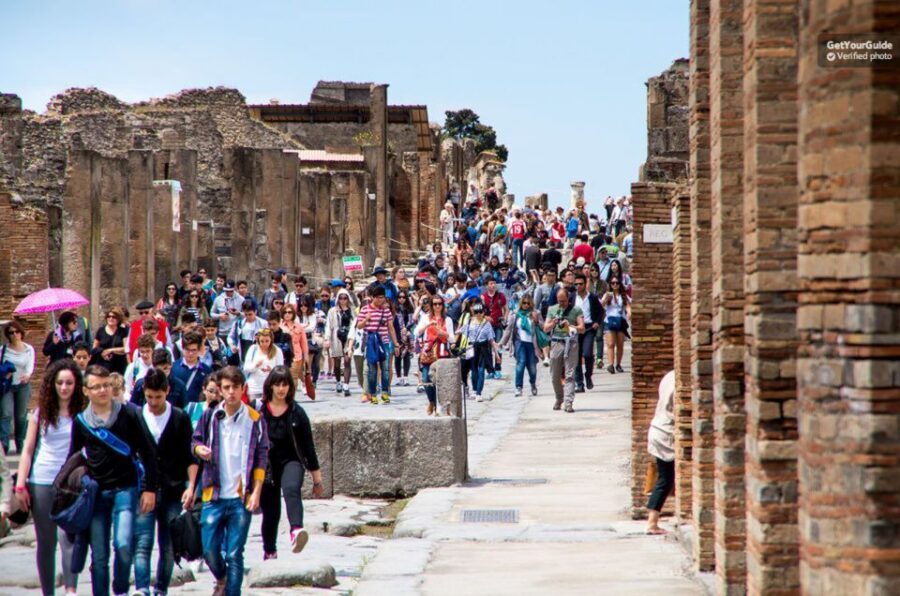 From Sorrento: Pompeii Ruins All-inclusive Guided Tour - Entering Pompeii with a guide: how the 2-hour circuit actually feels