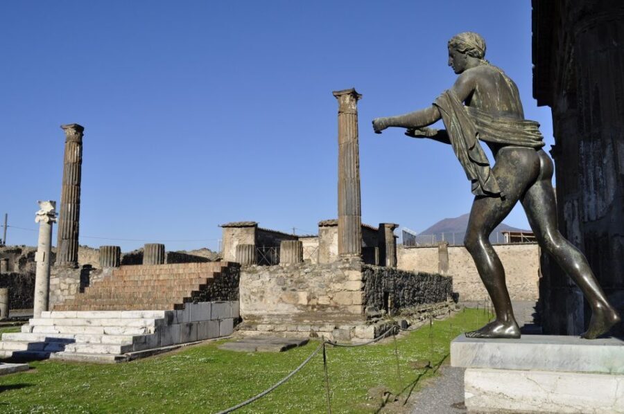 From Sorrento: Pompeii Ruins All-inclusive Guided Tour - How to handle Pompeii’s heat in a 2-hour tour