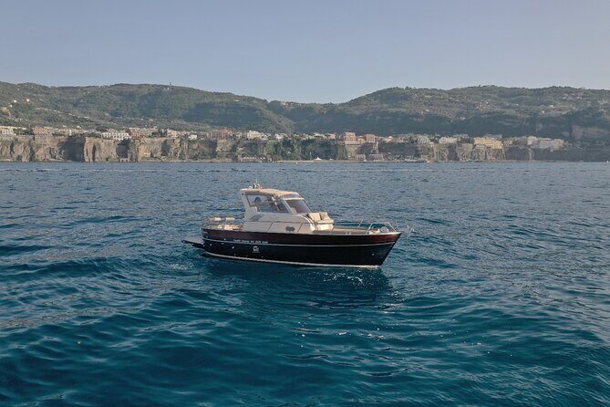 Full-day Exclusive Private boat tour on the Amalfi coast - Li Galli and Isolotto dei Galli: the signature swim stop